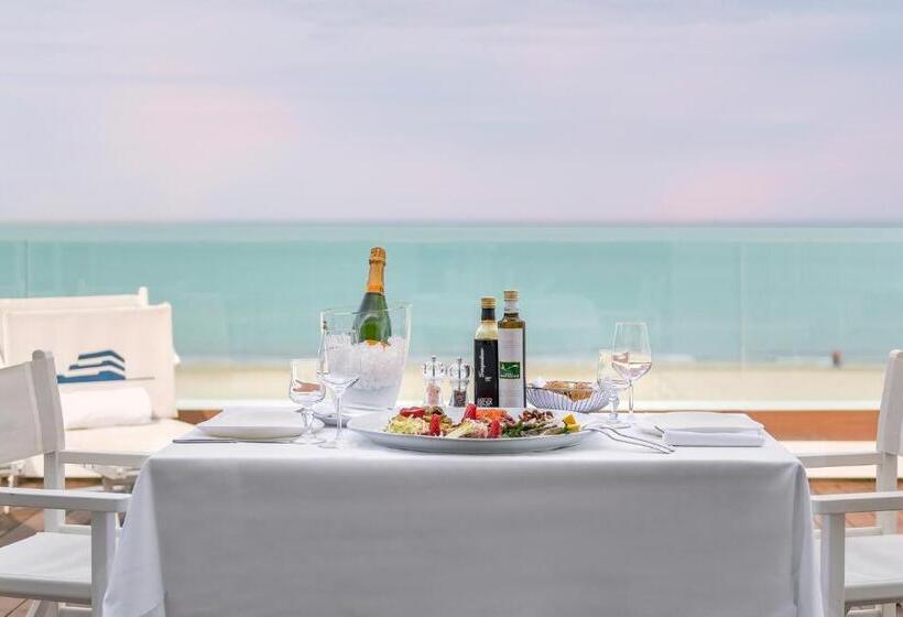 带按摩浴缸和海景的套房, Trampolines Suite