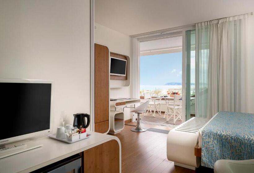 套房侧面可观海景, Trampolines Suite