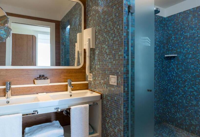 海景套房, Trampolines Suite