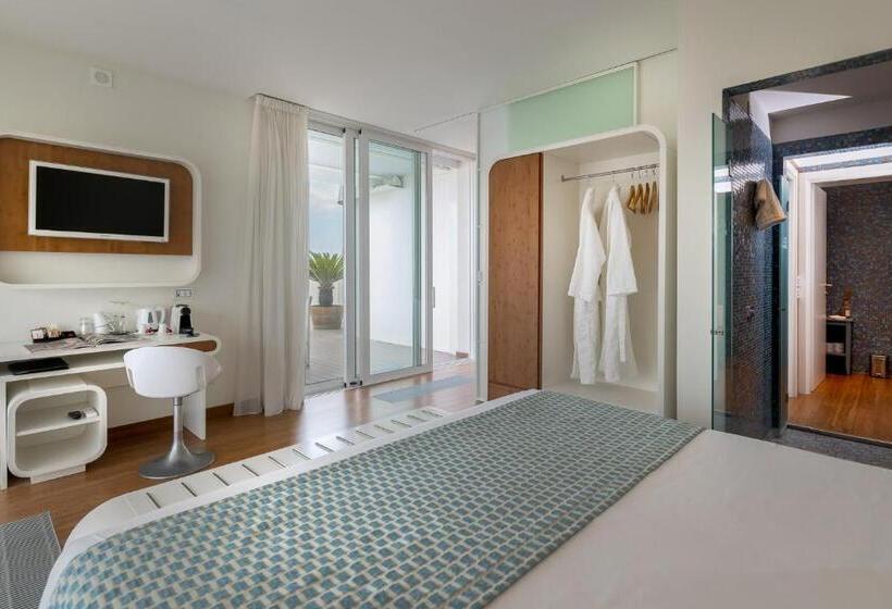 海景套房, Trampolines Suite