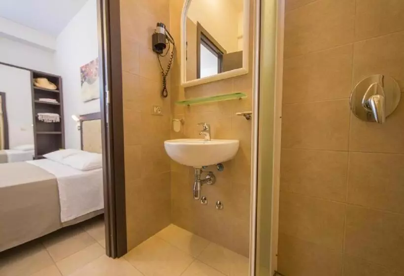 コンフォートトリプルルーム, Mediterraneo Hotel & Suites