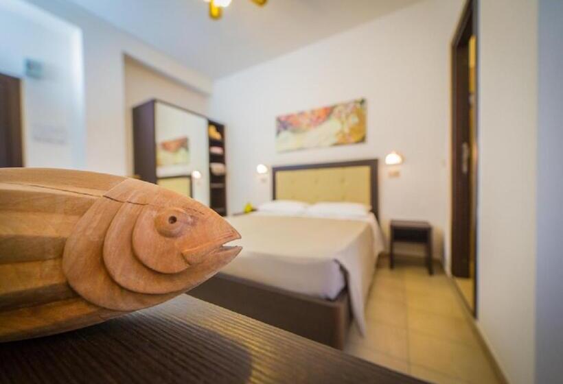 컴포트 트리플 룸, Mediterraneo Hotel & Suites