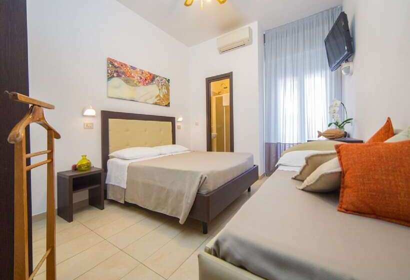 חדר קומפורט לשלושה, Mediterraneo Hotel & Suites