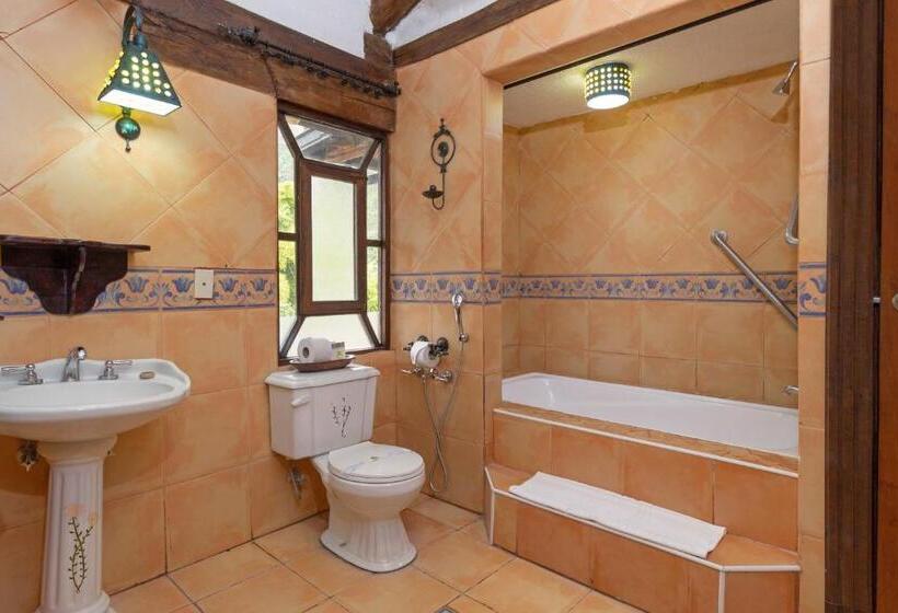 اتاق استاندارد سه نفره, Samari Spa Resort