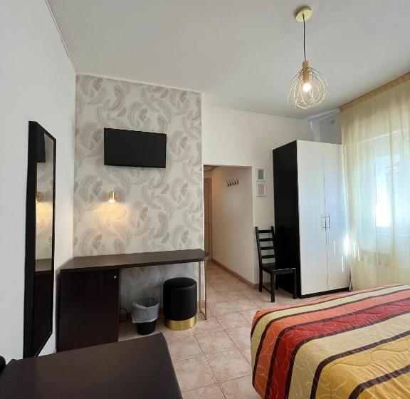 غرفة قياسية ثلاثية, Villa Liliana