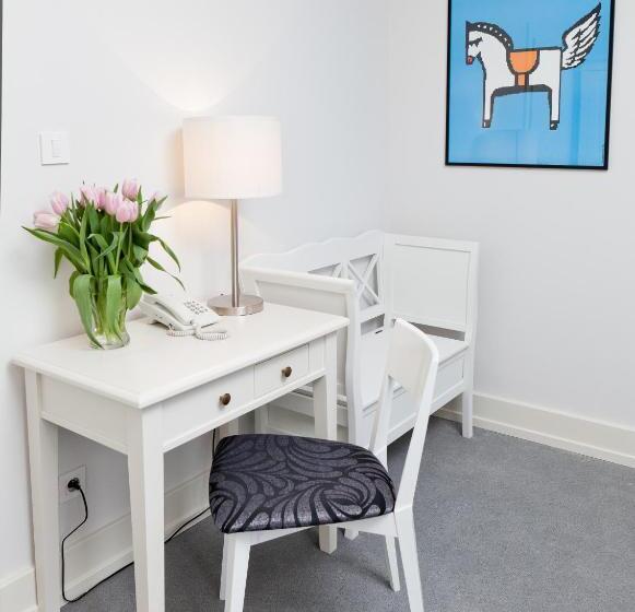 标准单人间, Villa Polanica