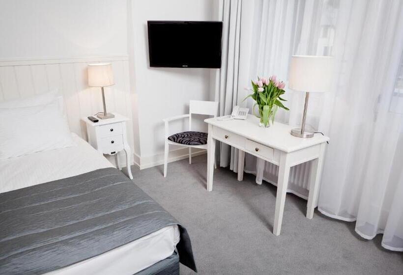 标准单人间, Villa Polanica