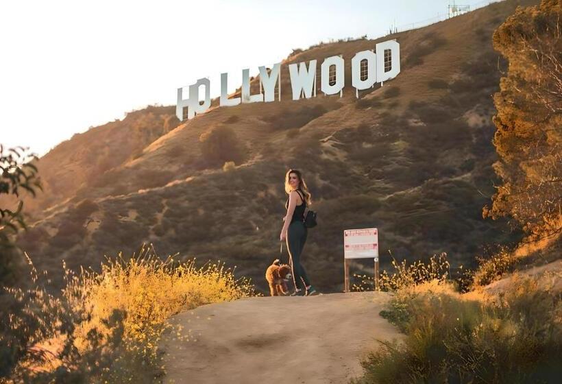 דירת שני חדרים עם מרפת, Los Angeles Premium Suites With Free Parking