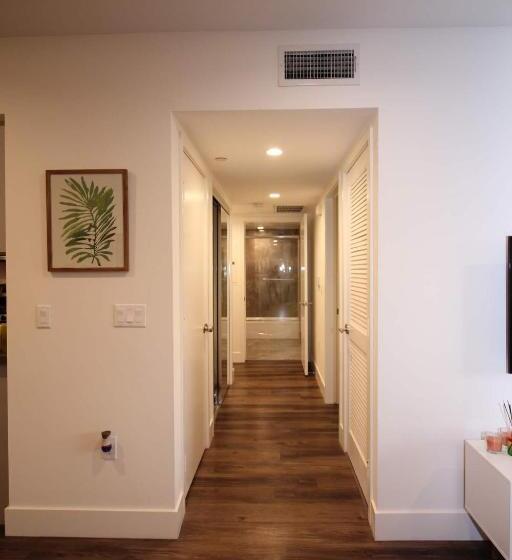 דירת שני חדרים עם מרפת, Los Angeles Premium Suites With Free Parking