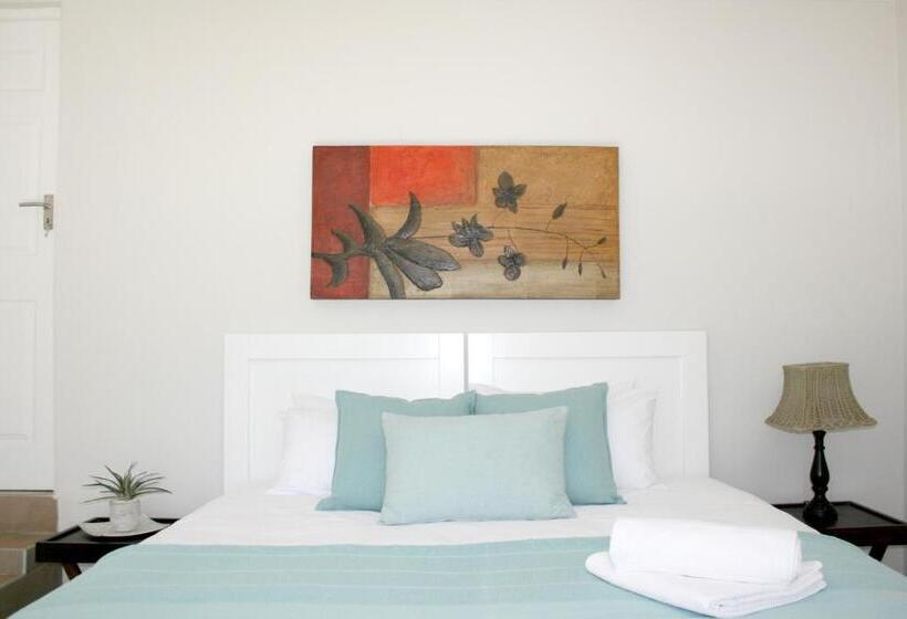 اتاق لوکس با تخت بزرگ, Summit Place