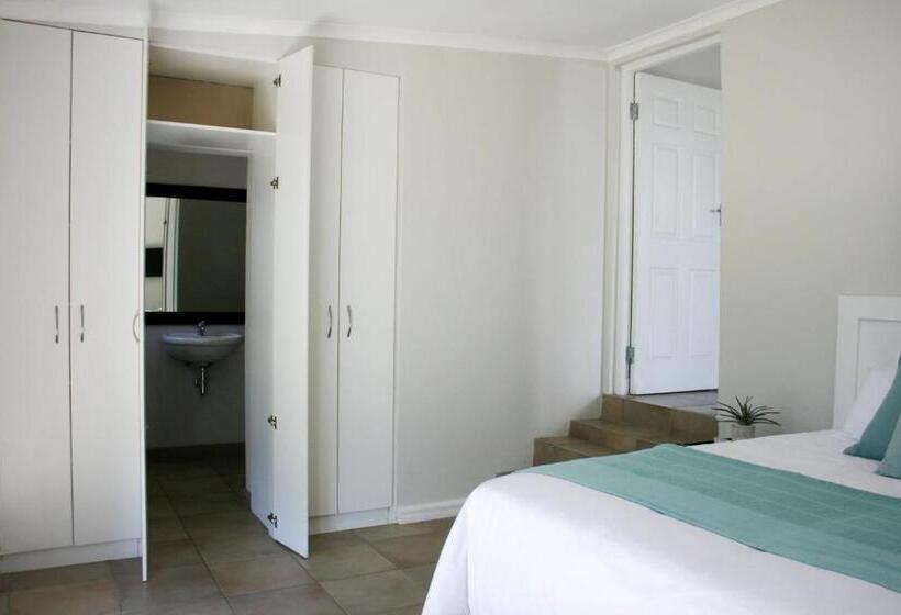 اتاق لوکس با تخت بزرگ, Summit Place