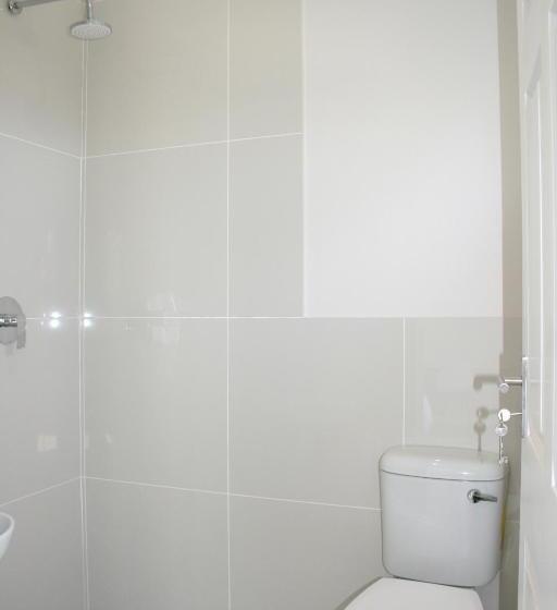 اتاق خانوادگی, Summit Place