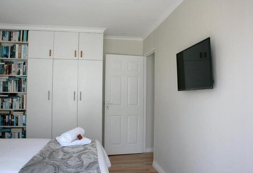 اتاق خانوادگی, Summit Place