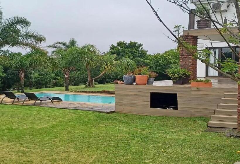 اتاق خانوادگی, Summit Place