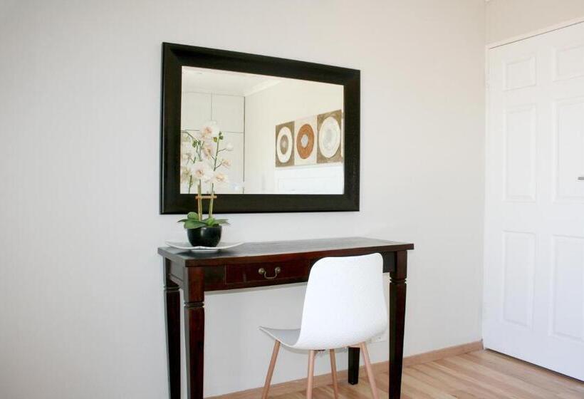 اتاق خانوادگی, Summit Place