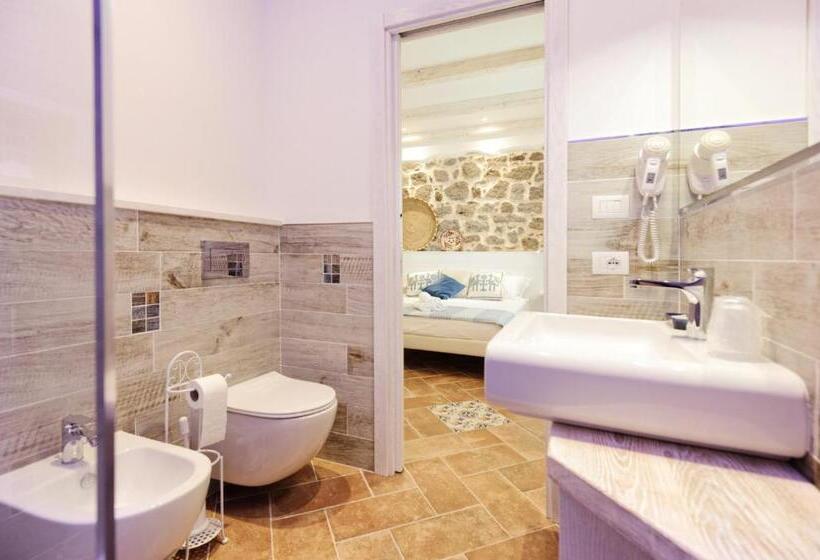 디럭스 룸, B&b La Roccia