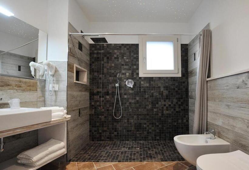 디럭스 룸, B&b La Roccia