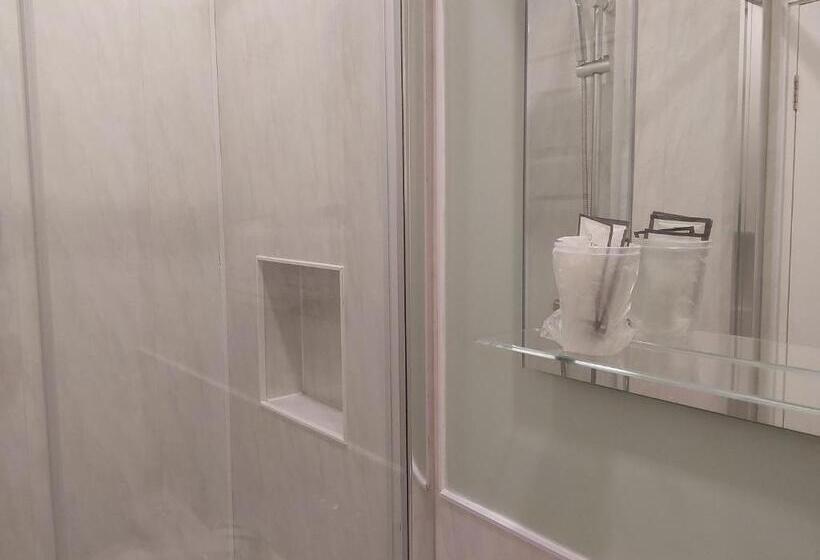 Delüks Stüdyo, Windermere Studio Rooms With Free Car Parking Onsite