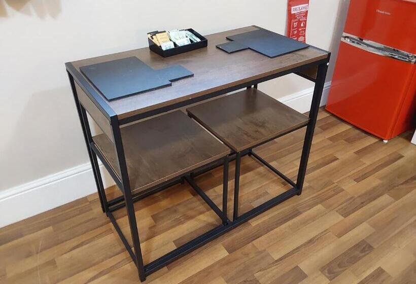 Delüks Stüdyo, Windermere Studio Rooms With Free Car Parking Onsite