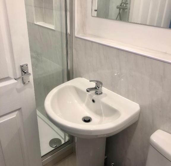 Standart Stüdyo, Windermere Studio Rooms With Free Car Parking Onsite