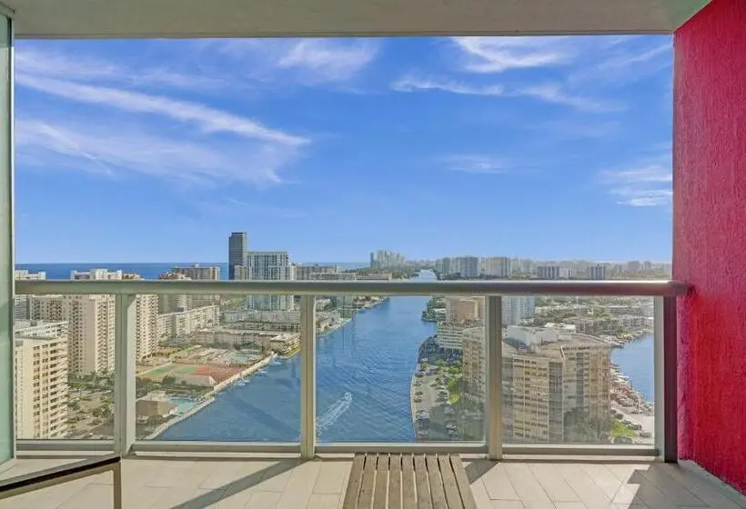 スタンダードスタジオ, Beachwalk Resort