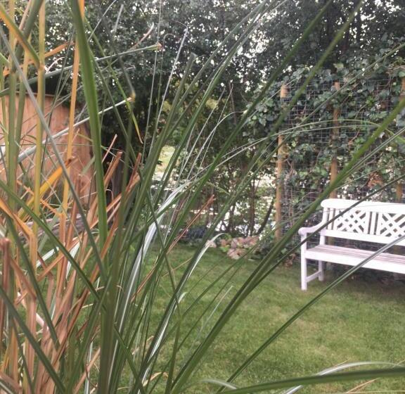 סטודיו דלוקס, De Vijverkamer     Privé Diner Op De Kamer Mogelijk!!