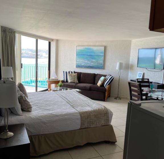 סטודיו דלוקס, Condominios San Carlos