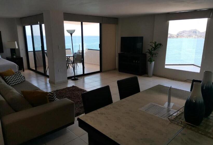 海の見える１ベッドルームアパートメント, Condominios San Carlos