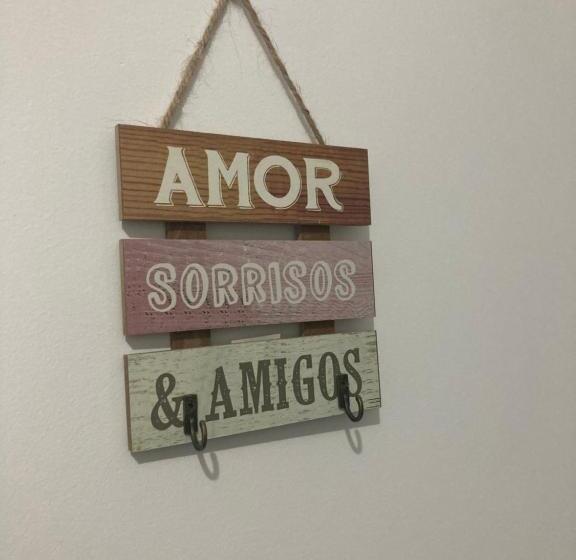 سوییت, Bahan Pousada