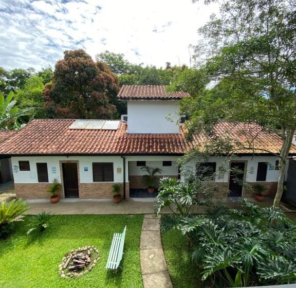 سوییت, Bahan Pousada