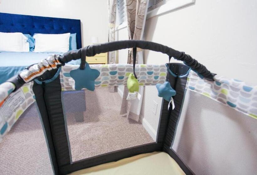 شقة غرفتين, The Diamond At Kingston East