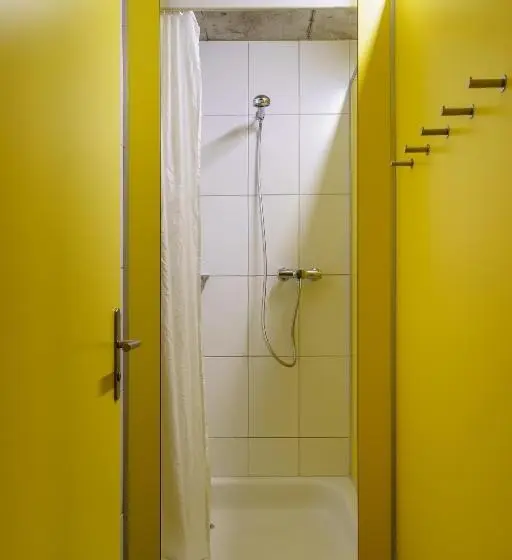 اتاق استاندارد سه نفره, Backpackers Villa Sonnenhof   Hostel Interlaken