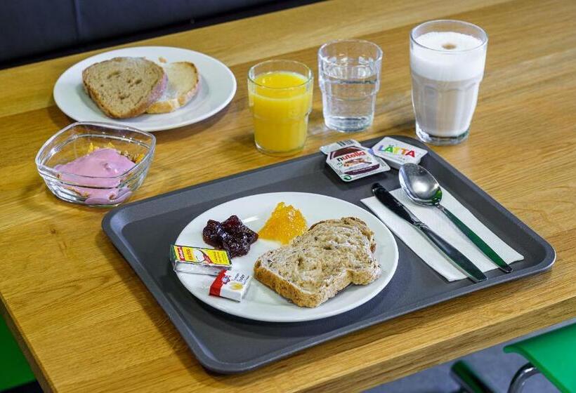 スタンダード4人部屋, Backpackers Villa Sonnenhof Hostel Interlaken