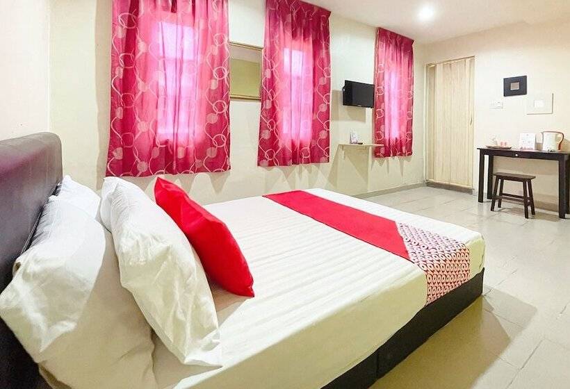Номер Deluxe, Oyo 90324 Muar Station