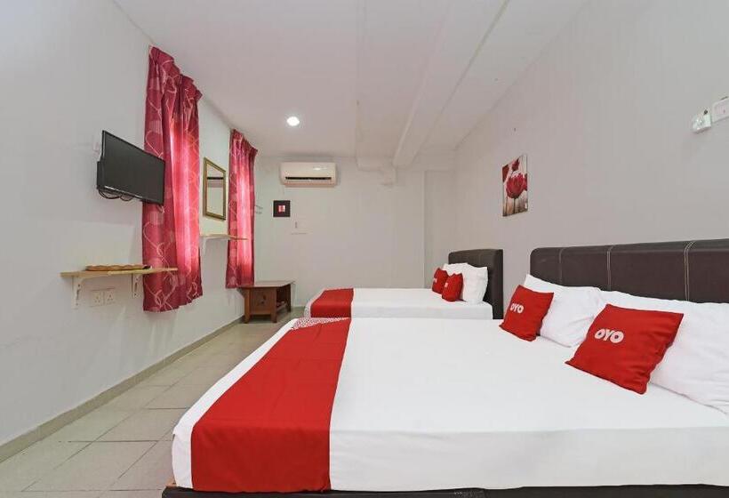 Family Suite, Oyo 90324 Muar Station