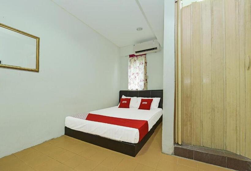 Номер Deluxe, Oyo 90324 Muar Station