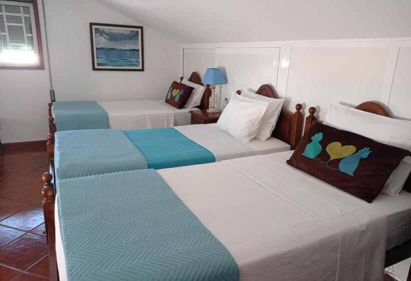 اتاق استاندارد سه نفره, A Casa Da Ti Laura Al