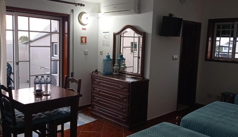 اتاق استاندارد سه نفره, A Casa Da Ti Laura Al