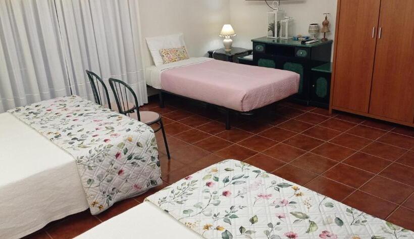 اتاق خانوادگی, A Casa Da Ti Laura Al