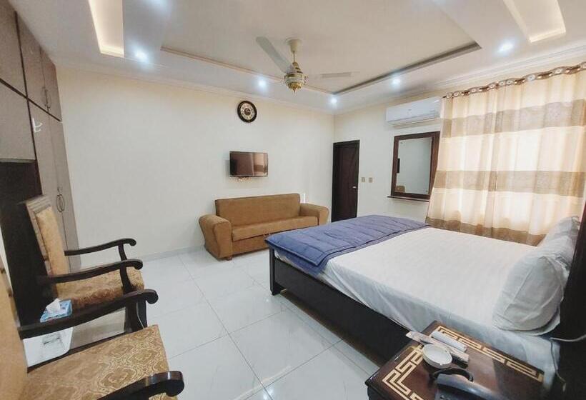 اتاق اجرایی سه نفره, White Pearl