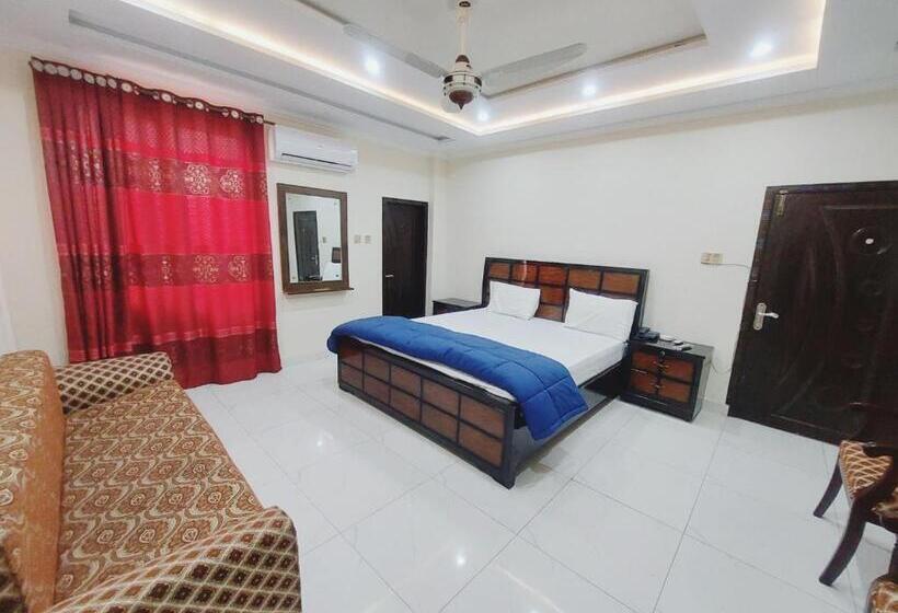 اتاق اجرایی سه نفره, White Pearl