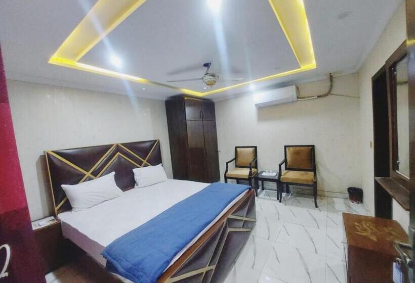 اتاق اکونومی, White Pearl