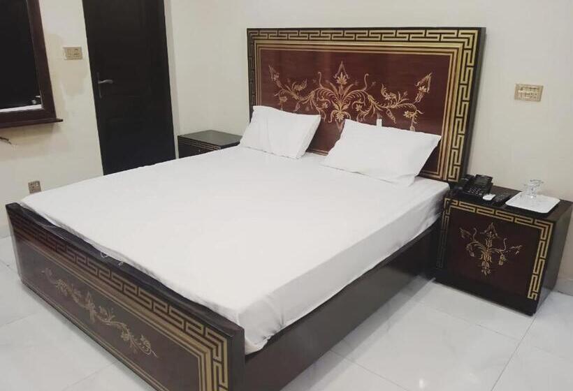 اتاق اجرایی سه نفره, White Pearl