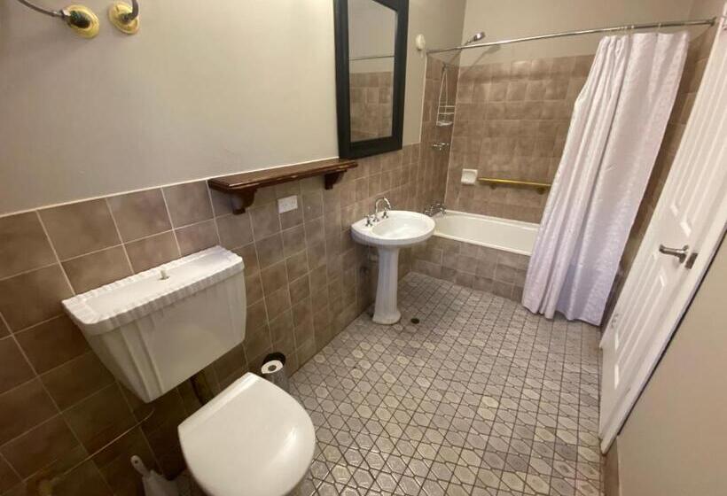 جناح عائلي, Settlers House York