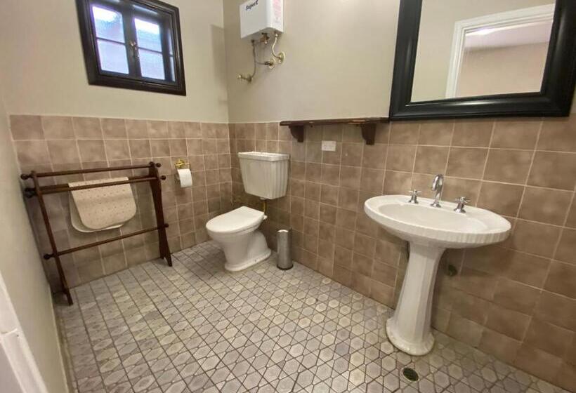 جناح عائلي, Settlers House York