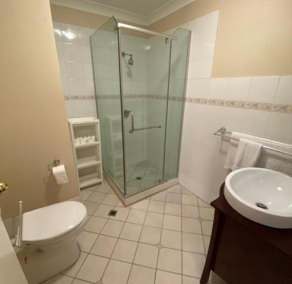 غرفة قياسية ثلاثية, Settlers House York