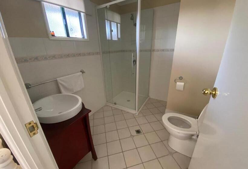 غرفة قياسية ثلاثية, Settlers House York