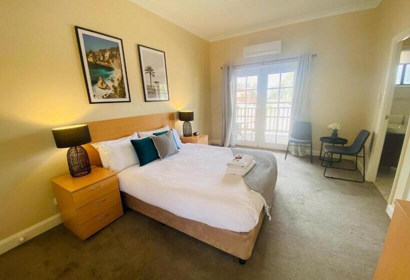 غرفة قياسية, Settlers House York