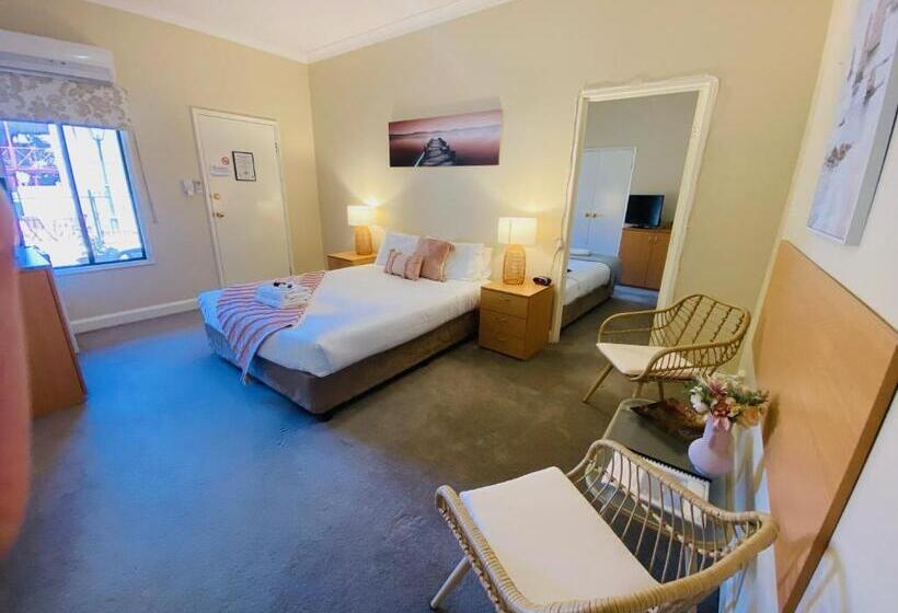 غرفة سوبيريور عائلية, Settlers House York