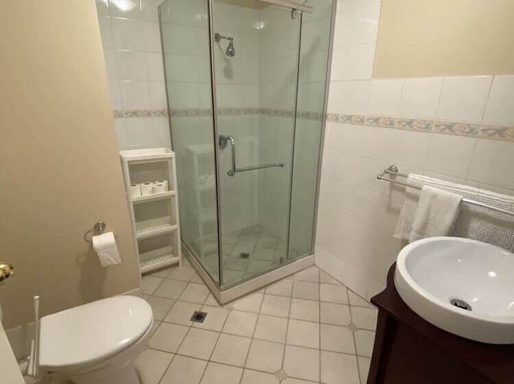 غرفة قياسية ثلاثية, Settlers House York